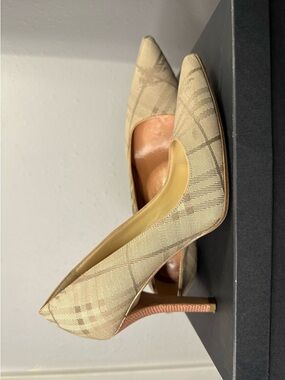 Burberry Beige Plaid Pointed-Toe Pumps